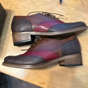 Girotti Oxfords size 40 (9.5-10 US).